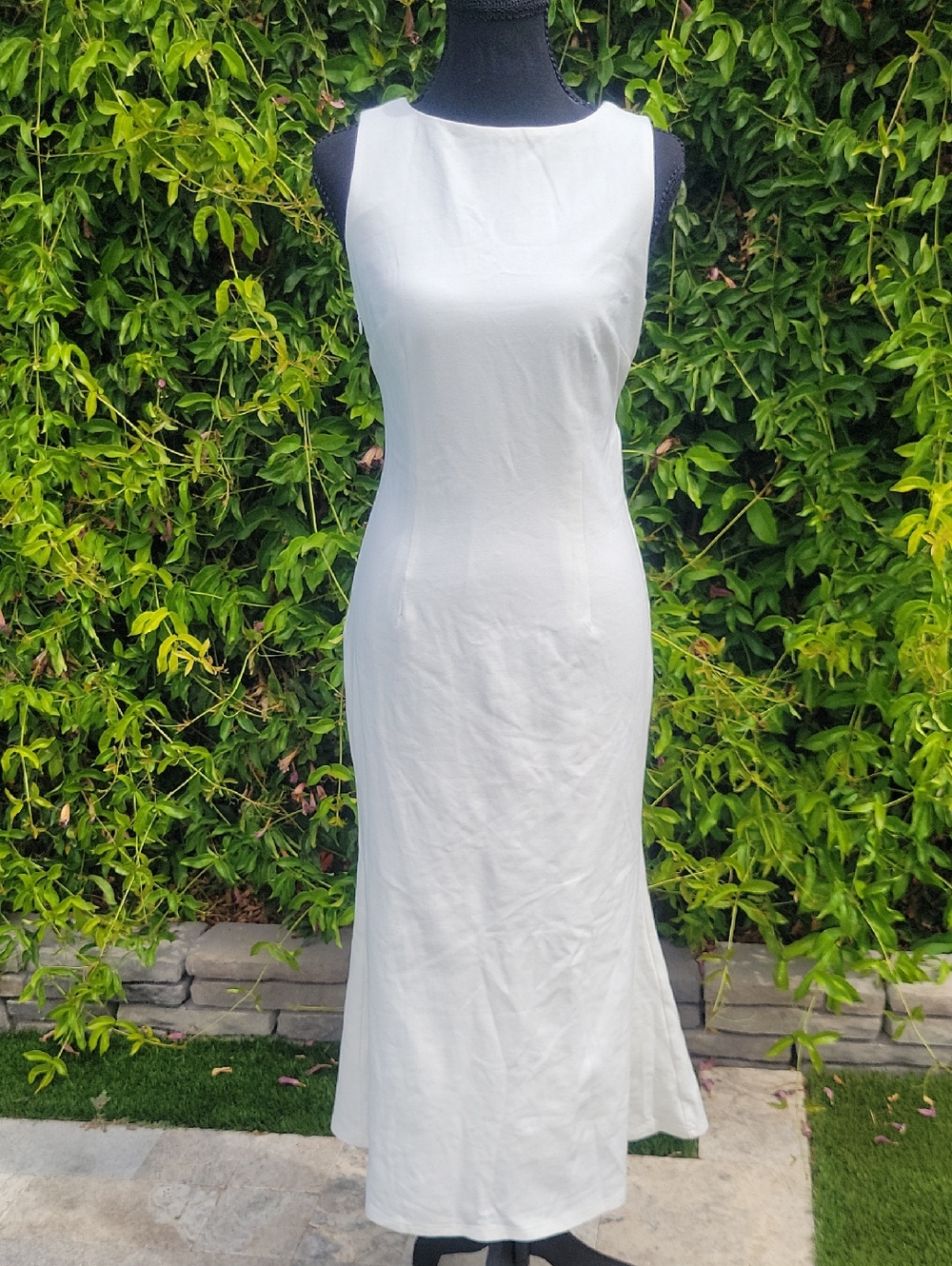 Sleeveless White Mermaid Style Open Back Maxi Dress Sz S